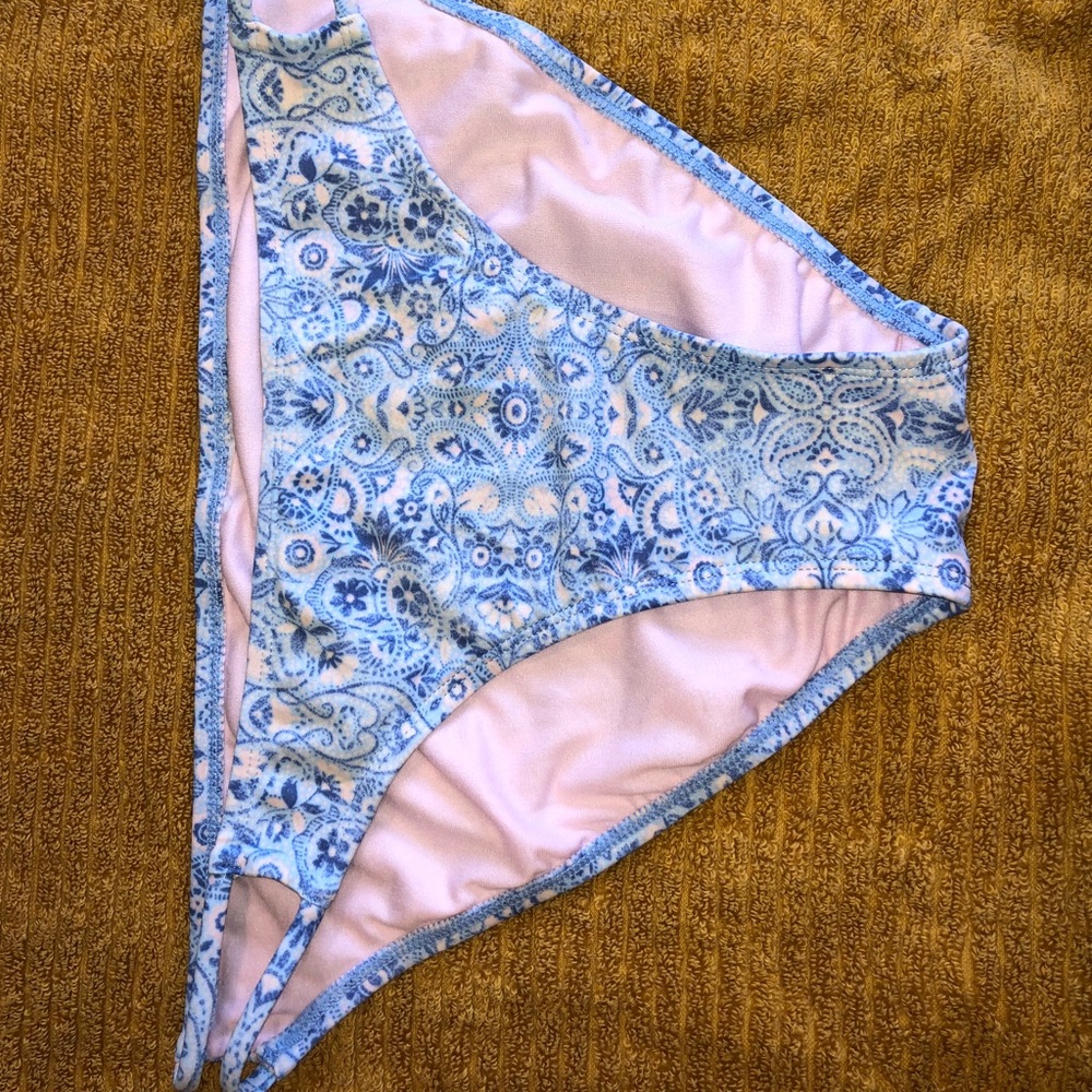 Target swim bottoms size medium women’s